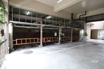 敷地内駐車場（屋内機械式）