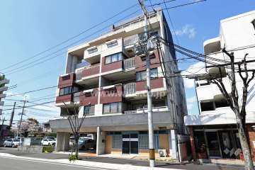 ルーナ・ピエーナの外観(南東側から)