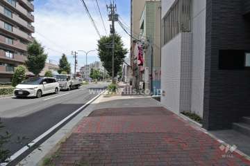 敷地北側は県道68号に面しています。