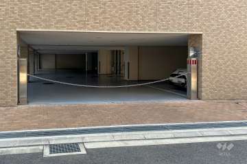 駐車場の出入口