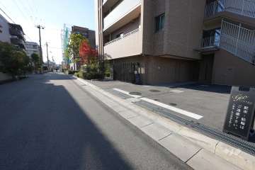 駐車場の出入口