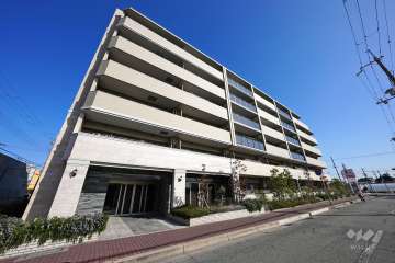 プレサンスロジェ西宮北口門前町テラスの外観（南西側から）