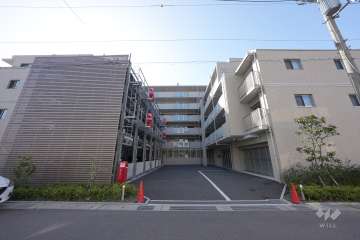 プレサンスロジェ西宮北口門前町テラスの外観（北側から）