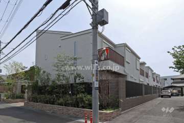 ディーテラス宝塚雲雀丘の外観（西側から）