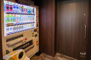 スタディルームには自販機があります。