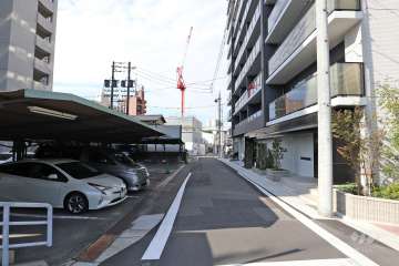 敷地南側の前面道路