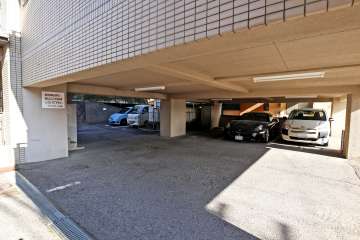 敷地内駐車場（屋外平面式・屋内平面式）