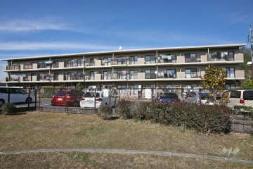 シティコーポ滝の水緑地3号館の外観(南側から)