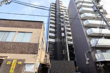 プレサンス大須観音駅前の外観（西側から）