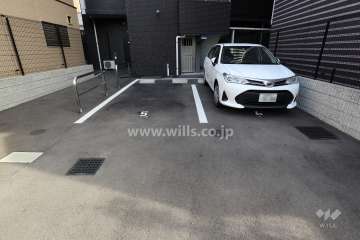 敷地内西側駐車場（屋外平面式）