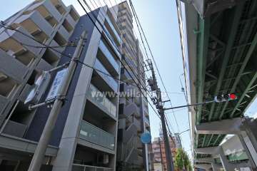 プレサンスロジェ岩塚の外観(北東側から)