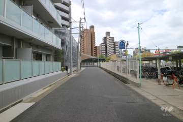 敷地北西の側前面道路（南側から）
