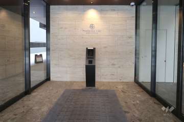 エントランスはオートロック付きです。