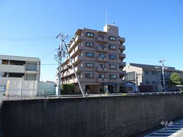 ベルアーバニティ千里丘南の遠景（東側から）