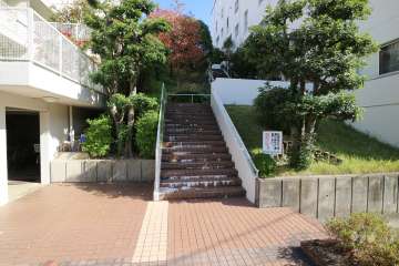 敷地入り口