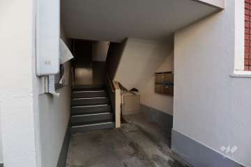 住戸入り口（共用ポスト）