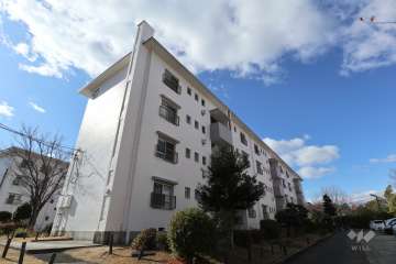 相生山団地50棟の外観（北東側から）