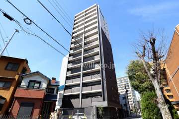 プレサンスロジェ神宮前の外観（南東側から）