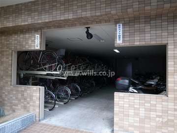 建物1階部分にある駐輪場