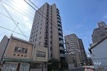 プラセシオン堀田駅前の外観（北東側から）