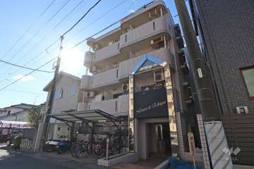 メゾン・ド・エティークの外観(北側から）