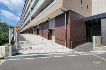 駐車場の出入口