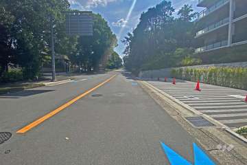 敷地南東側の前面道路