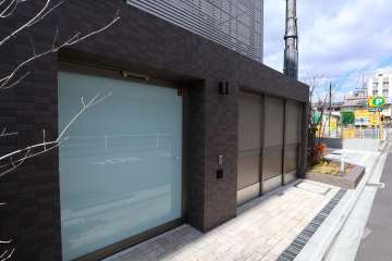 駐輪場とゴミ置き場