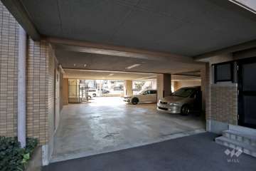 敷地内駐車場（屋内平面式）