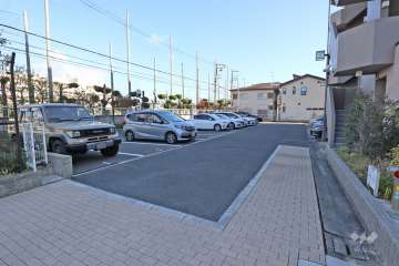 敷地内駐車場（屋外平面式）