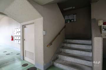共用階段