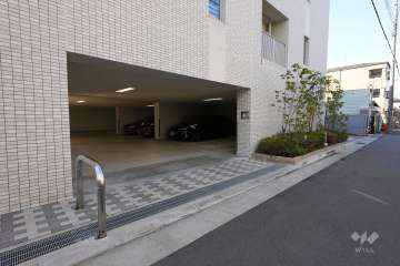 駐車場の出入口