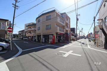 敷地北側の前面道路