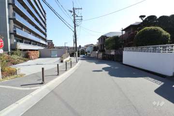 敷地南西側の前面道路