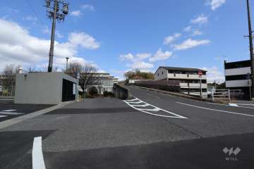 敷地東側の前面道路