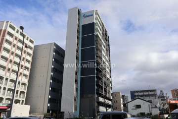 プレサンス新栄リベラの外観（西側から）