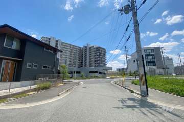 敷地北側の前面道路