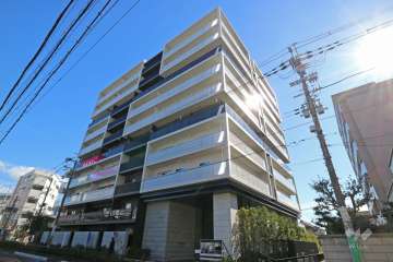 ローレルコート茨木舟木町の外観（北西側から）