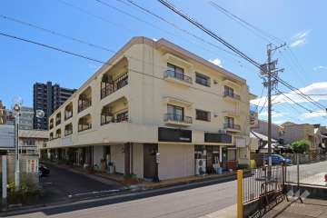 .パレス桜山の外観(北東側から)