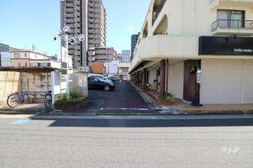 駐車場出入り口