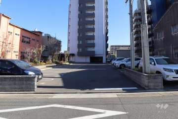 駐車場の出入口