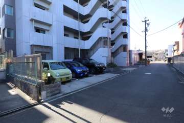 敷地内駐車場（屋外平面式）