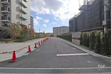 敷地東側の前面道路