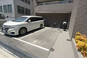 敷地内駐車場（屋外平面式）