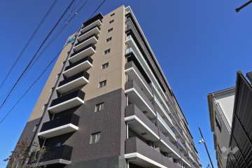 プレサンスロジェ大江の外観（南西側から）