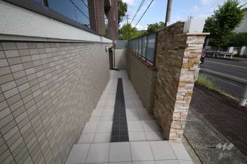 駐輪場の出入口