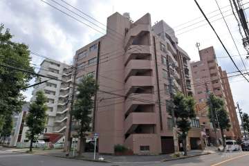 パレス金山の外観（北東側から）