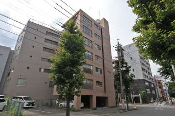 パレス金山の外観（南東側から）