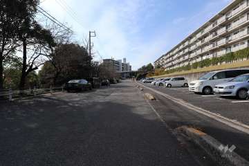 敷地南側の前面道路