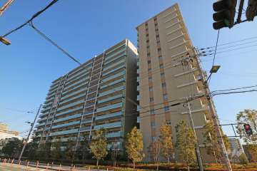 クラッシィハウス尼崎 GRAND PLACEの外観（南西側から）
